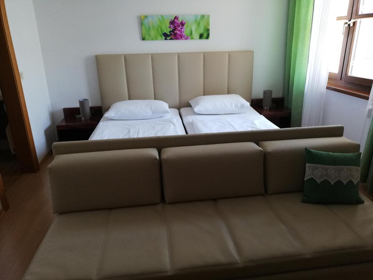 Winzerhof Michael Gartner Bed & Breakfast Illmitz Luaran gambar